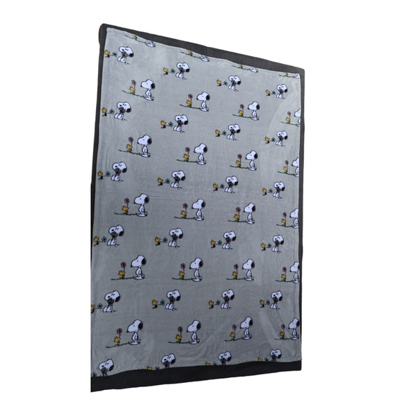 Peanuts Worldwide LLC Other - PEANUTS Snoopy Woodstock Plush Throw Blanket 60X70” Flowers Grey Super Soft
